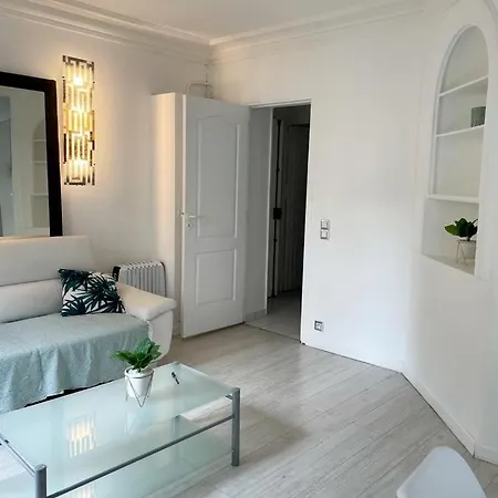 Apartment 75017 Proche Parc Monceau Paris