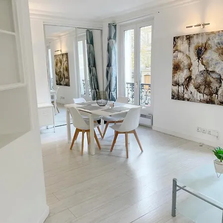 75017 Proche Parc Monceau Appartamento *